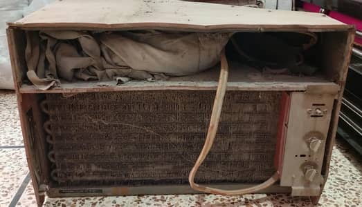Old Vintage 2 Ton Window AC (Heavy Copper - For Scrap or Repair)