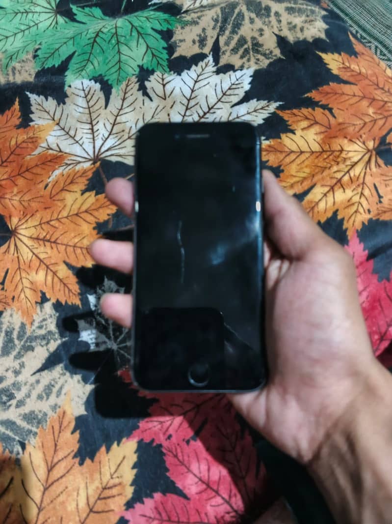 iPhone 8 pta (exchange possible) 4