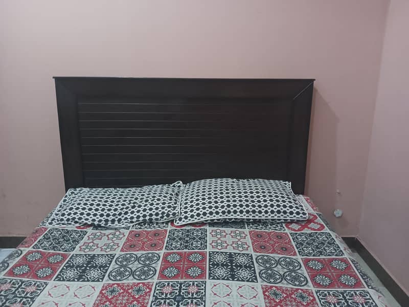 double bed without side tables 2