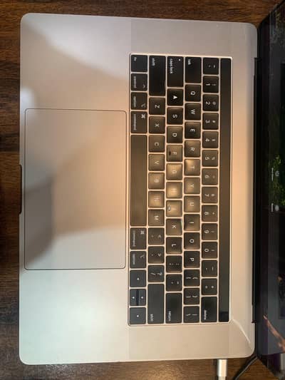 Mac book bro 15 inh 2018 model