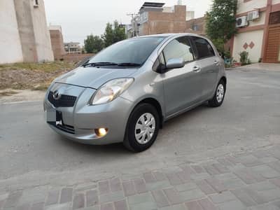 Toyota Vitz 2006 just like brand new car.