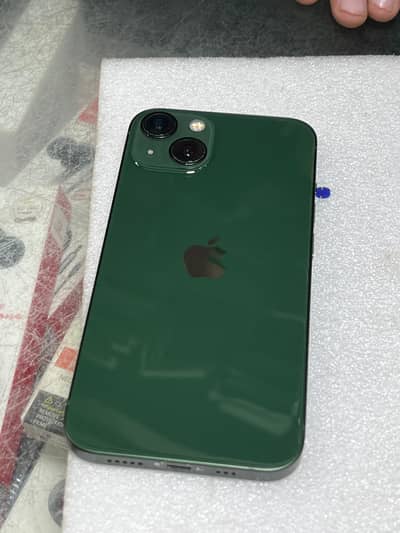 Apple iPhone 13