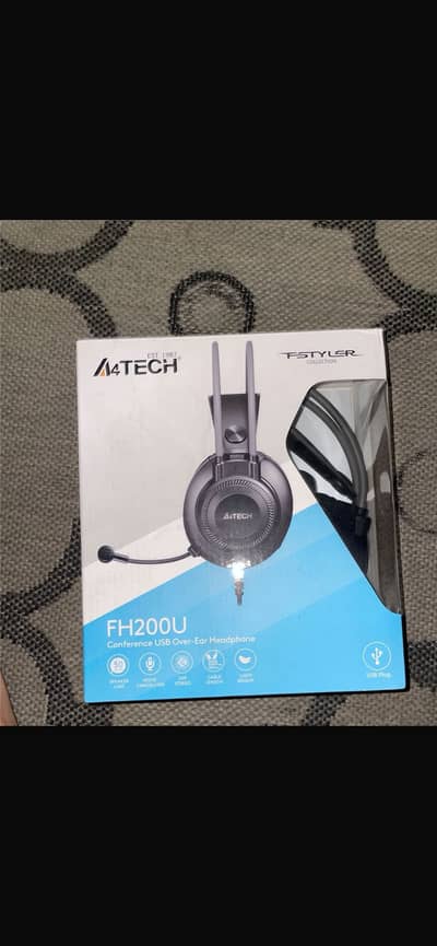 Headphone with active noise cancellation