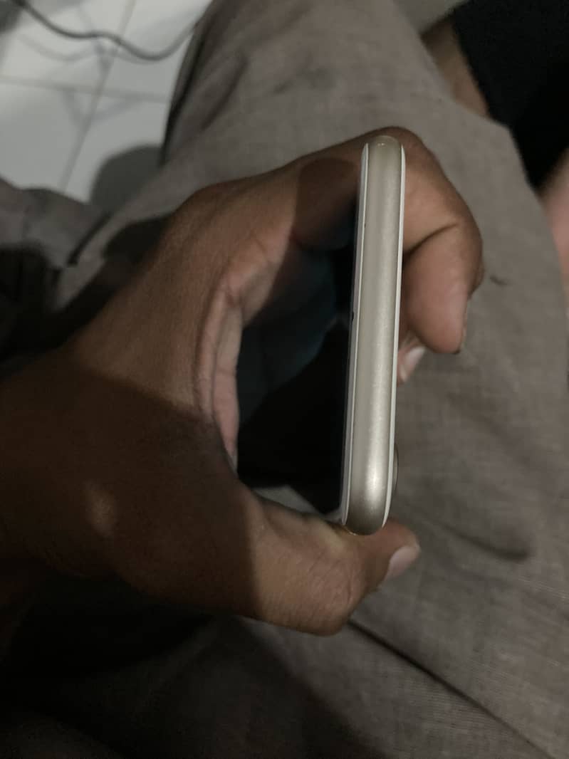 Apple iPhone 7 6