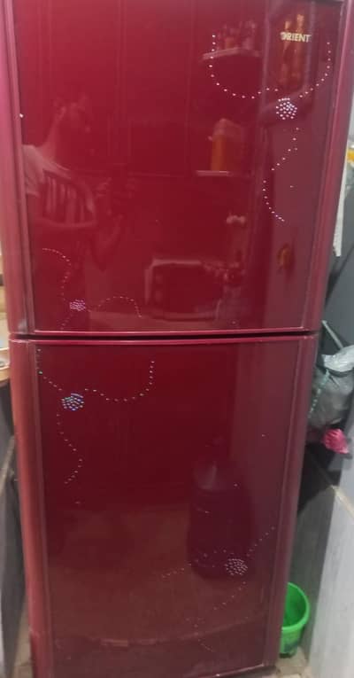 ORIENT MEDIUM SIZE FRIDGE IN GOOD CONDTION ID READY TO SELL