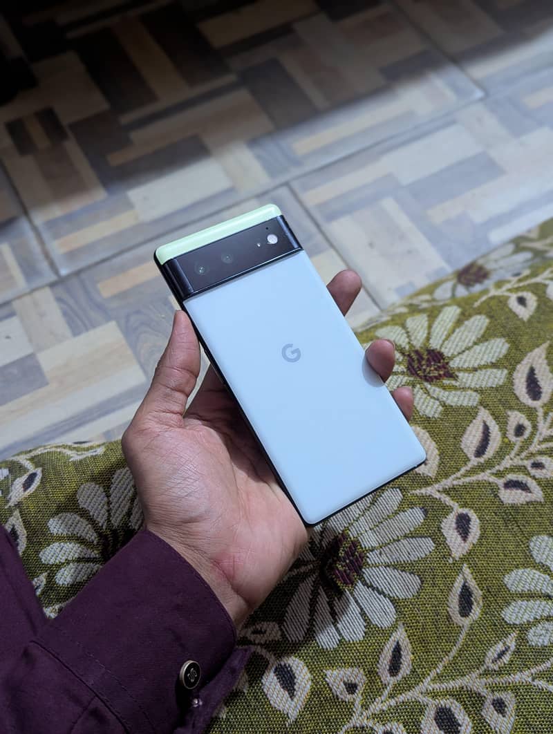 Google Pixel 6 4