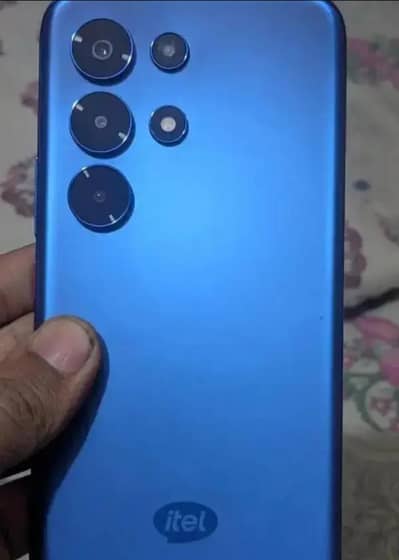 halat bilkul ultra phone 10 by 9 with box agar Kisi bhai ko chahie
