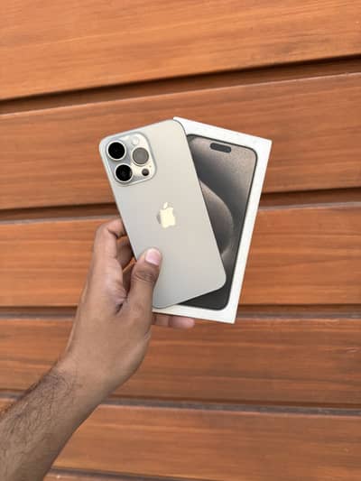 iPhone 15 pro max factory unlock 256gb Hk