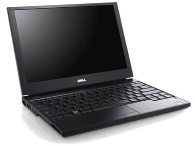 Dell E4200 Laptop 2GB Ram 128GB SSD  Screen Damage .