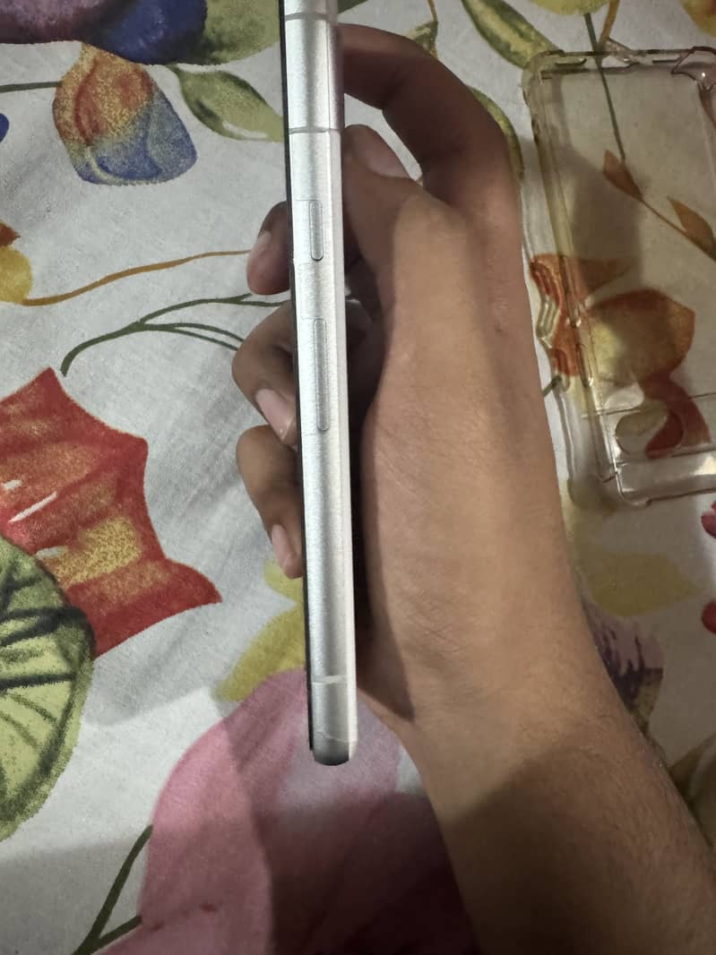 Google Pixel 7a 3