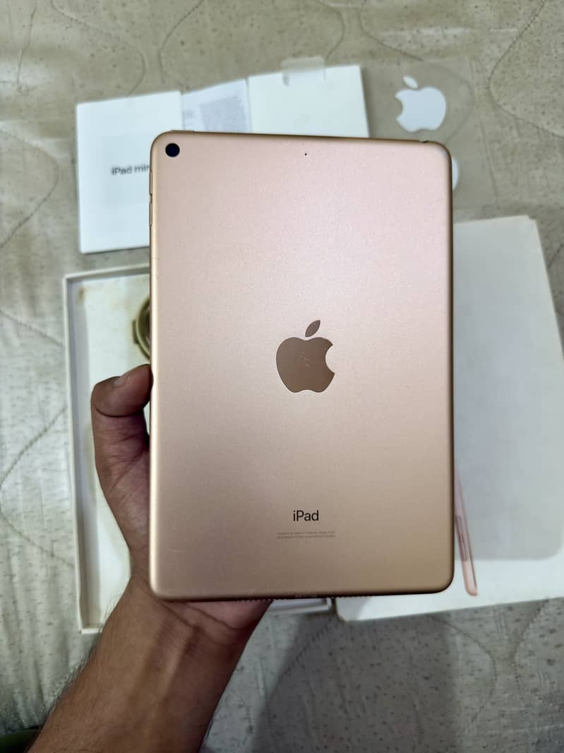 iPad Mini 5 Complete Box 1