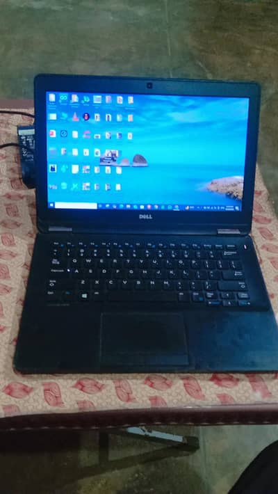 Dell latitude E7270 core i7, 8Gb Ram with 128 GB graphic card