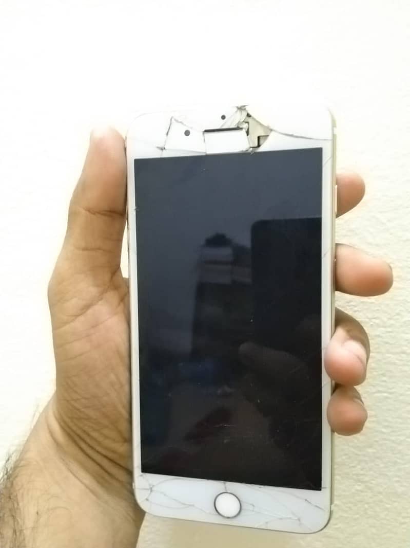 Apple iPhone 7 Plus 0