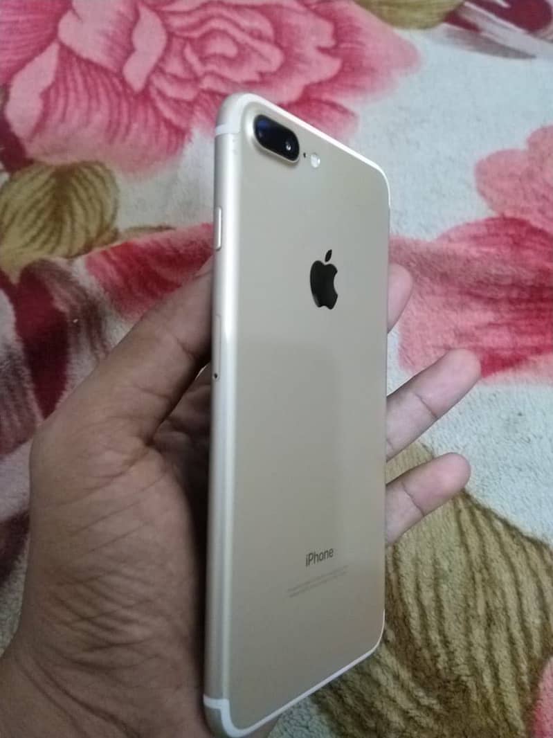 Apple iPhone 7 Plus 2