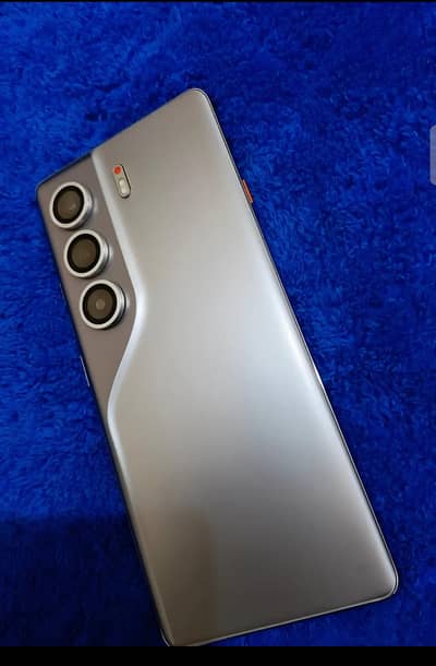 Tecno CAMON 40 Pro