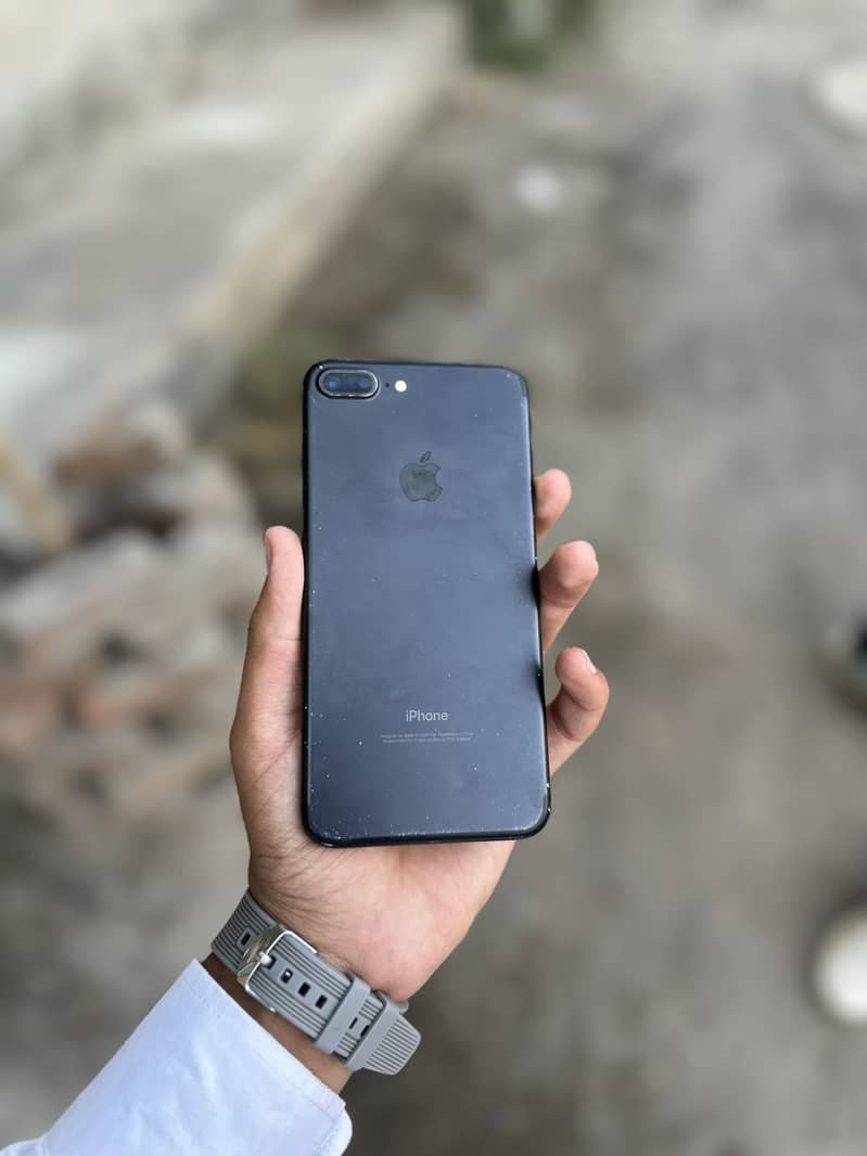 Apple iPhone 7 Plus 2