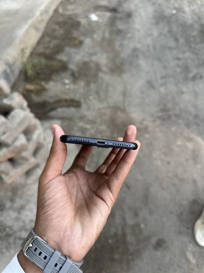 Apple iPhone 7 Plus 3