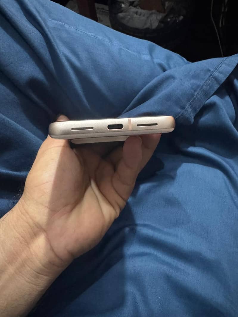 Google Pixel 8 3