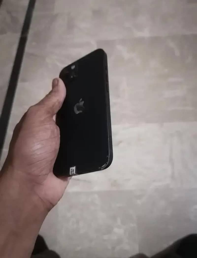 iPhone 13 3