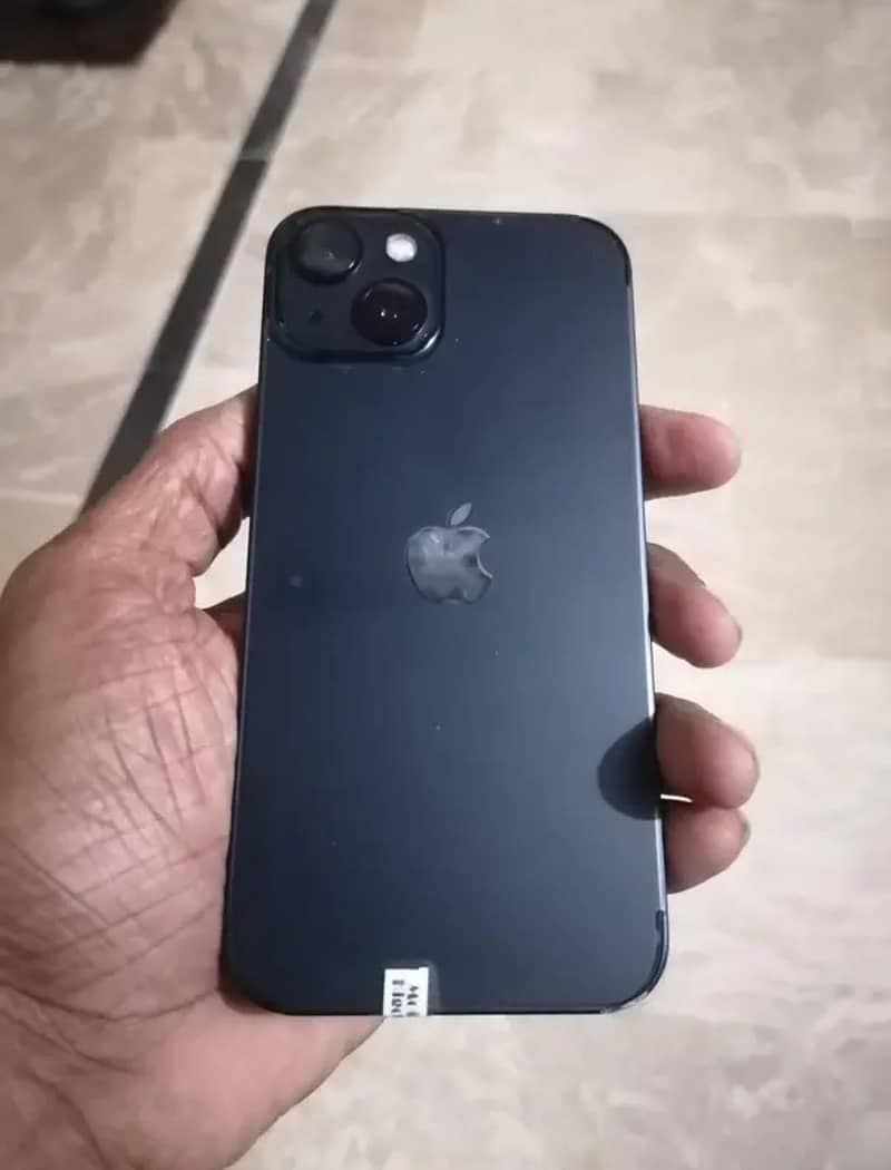 iPhone 13 4