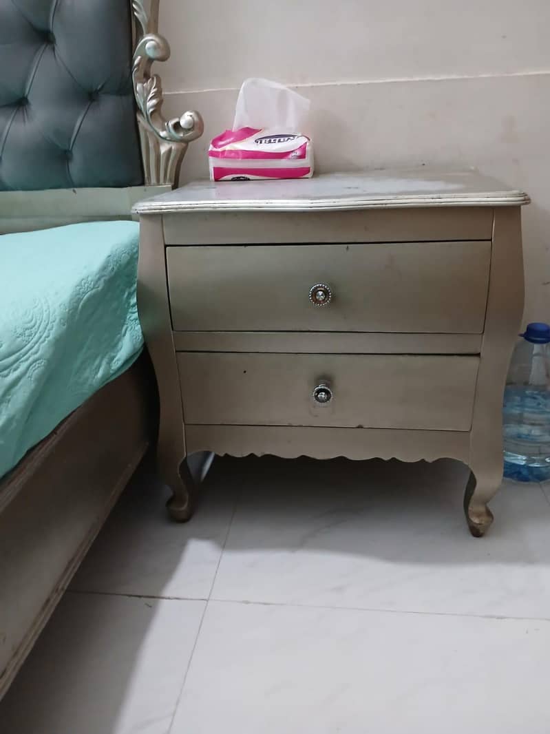 Bed Set including side tables dressing table 3