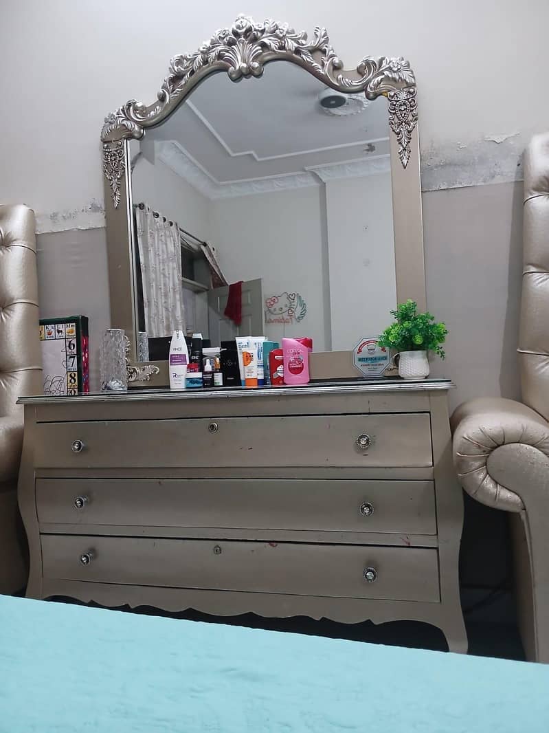 Bed Set including side tables dressing table 5