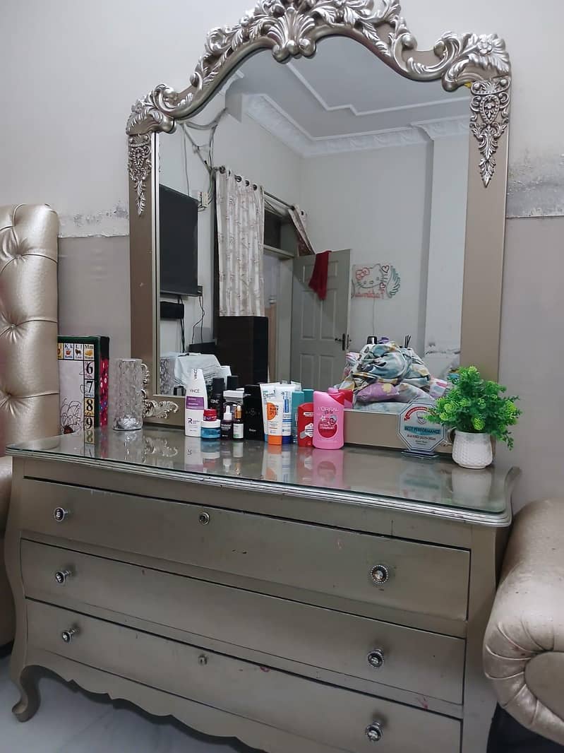 Bed Set including side tables dressing table 6