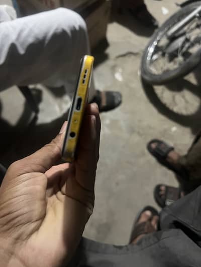 OPPO F21