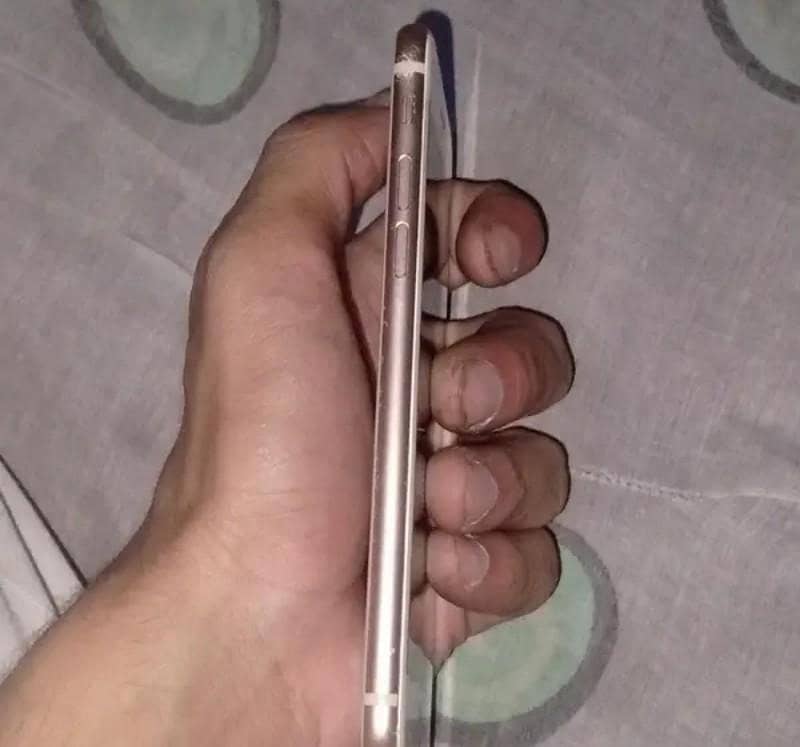 Apple iPhone 8 3