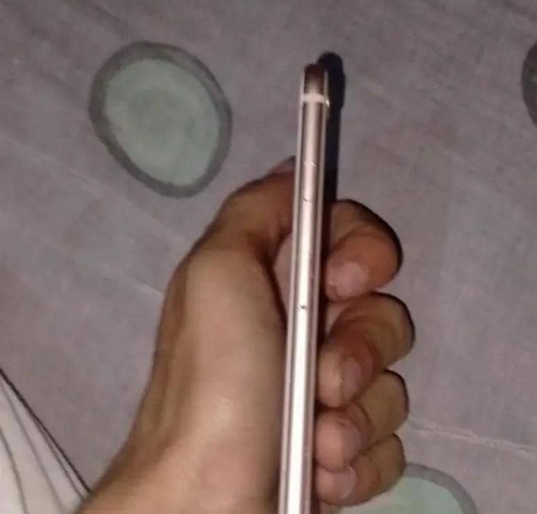 Apple iPhone 8 5