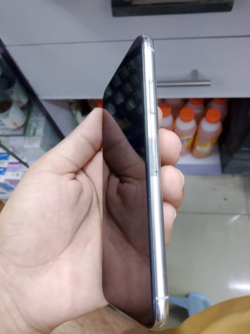 Apple iPhone X 2