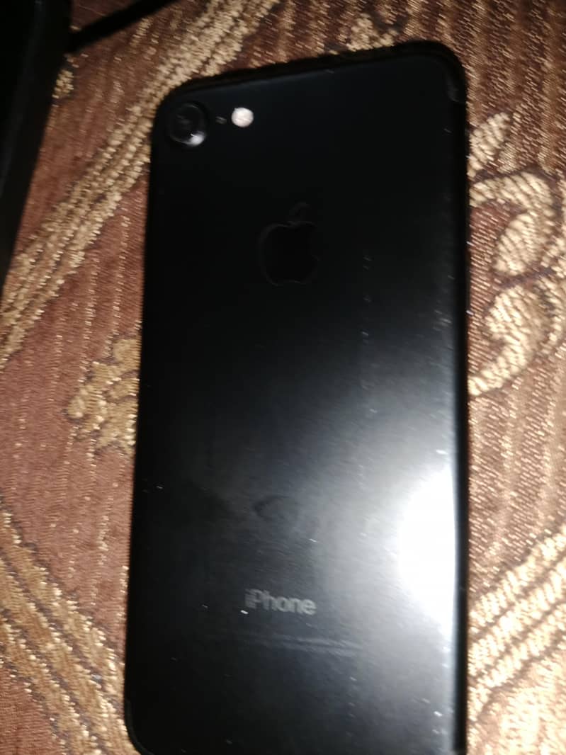 Apple iPhone 7 0