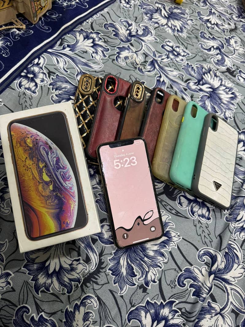 Apple iPhone XS 4