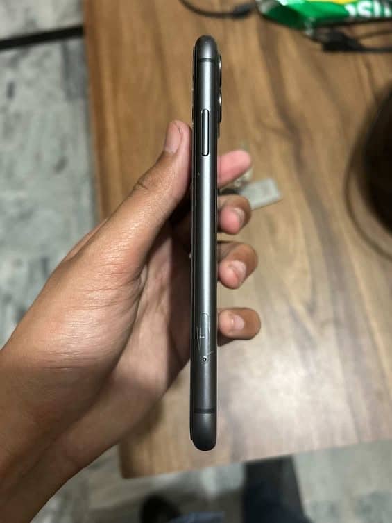 Apple iPhone 11 5