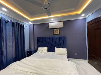 Par day short tim luxury flat comfortable jabardasth room