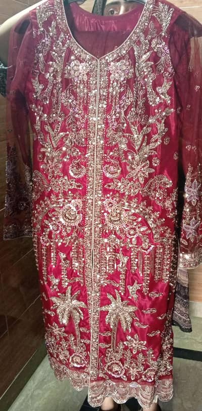 shirt net with crush flapper ready to. wear.