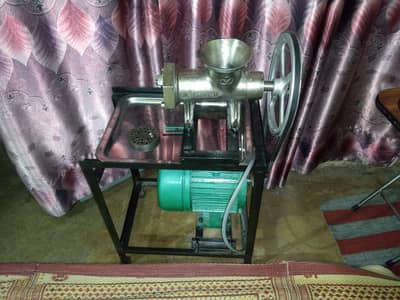  نیشنل قیمہ مشین 1HP ڈائمنڈ کاپر موٹر کے ساتھ | بالکل نئی حالت |