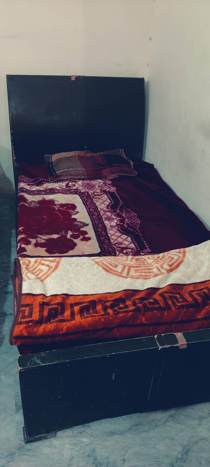 Single Bed 0