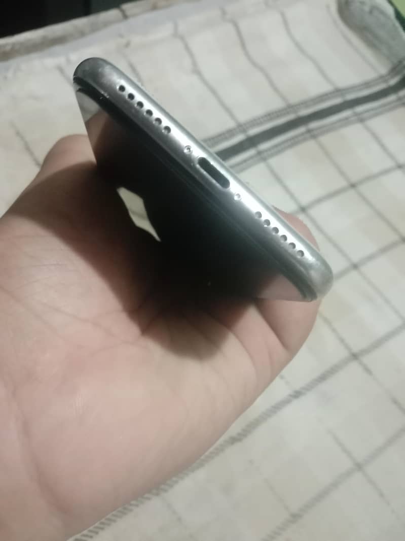 Apple iPhone X 3