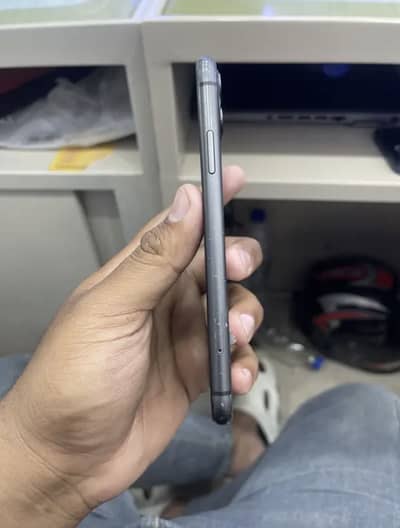 Apple iPhone 11 HK PTA APPROVED