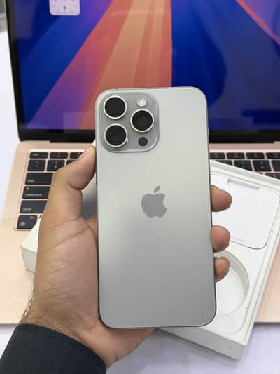 Apple iPhone 15 Pro Max