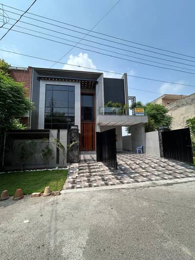 10 Marla Brand New Luxury Double Heighted Modern Style All Original picture attached with Direct Owner Meeting For Sale in Wapda Town