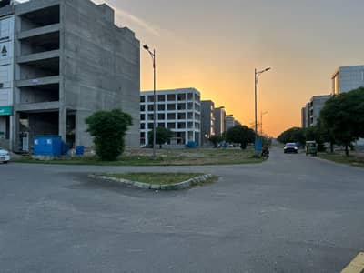 Main Facing Top-Notch Location | Ideal for Branding