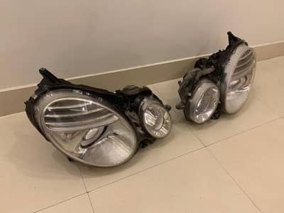 Mercedes E-200, 2007 model Headlights