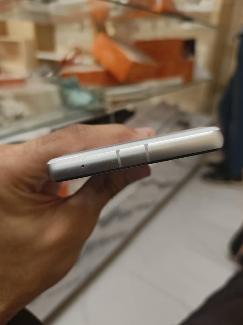 Google Pixel 7a 3