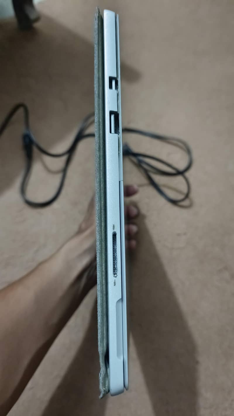 Microsoft Surface Pro 5 9