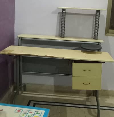 Computer with Study Table For Sale
