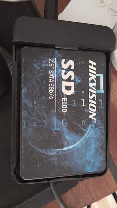 Used like new 128 gb External SSD working and good condition