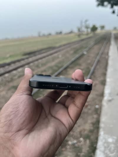 Apple iPhone 15