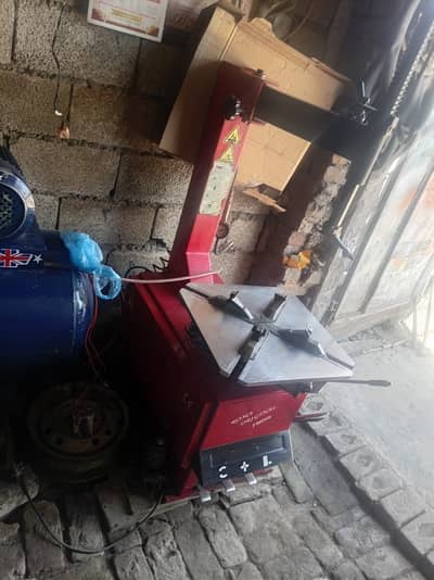 Tyre changer machine